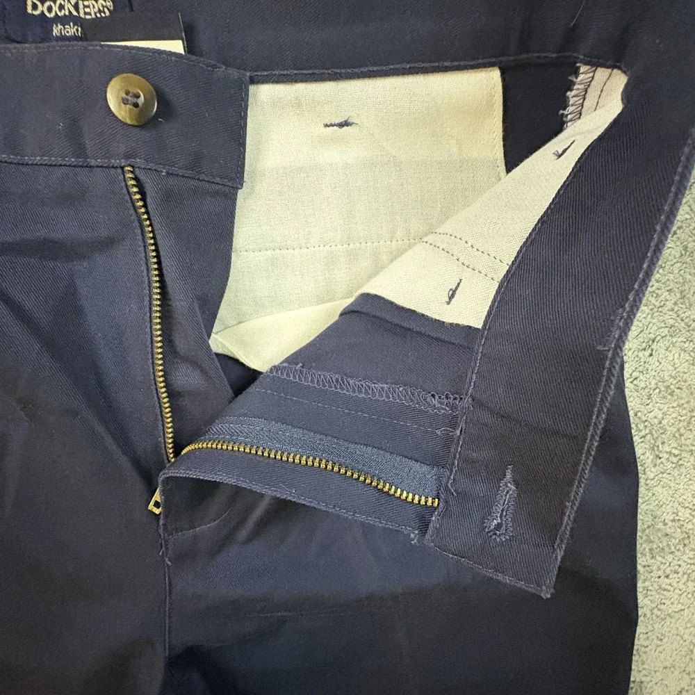 VTG 90s Dockers Boys 14 (28.5x28.5) Navy Pleated Chino Pants SEE DESC
